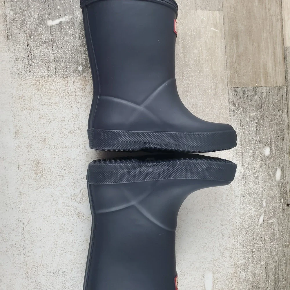Hunter Little Kid First Classic Rain Boot Sz 7 Navy Waterproof Round Toe Pull-On